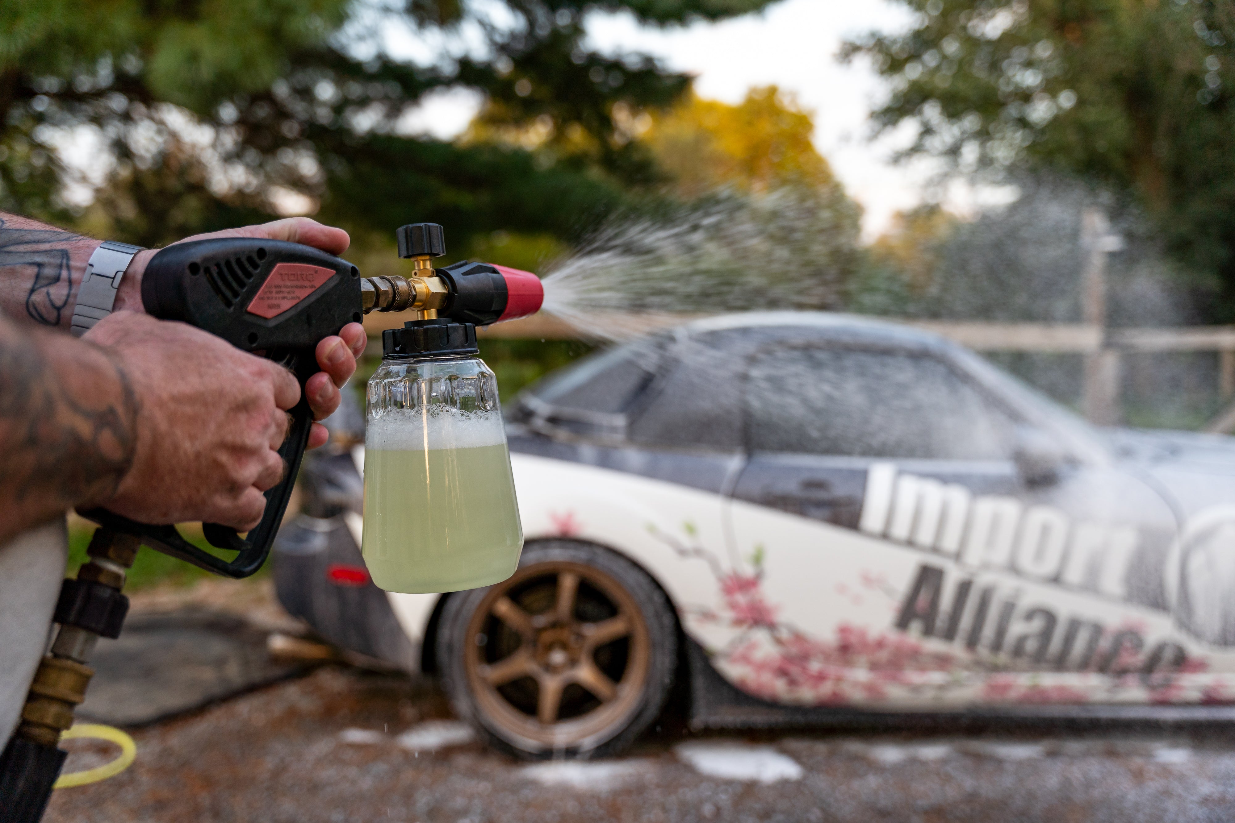 How to use Mega Foam